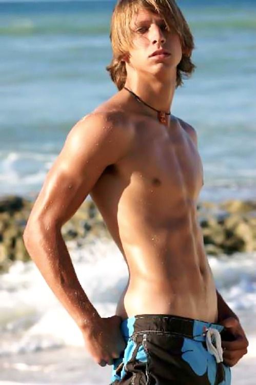 Blonder surfer typ gayboystube foto 1